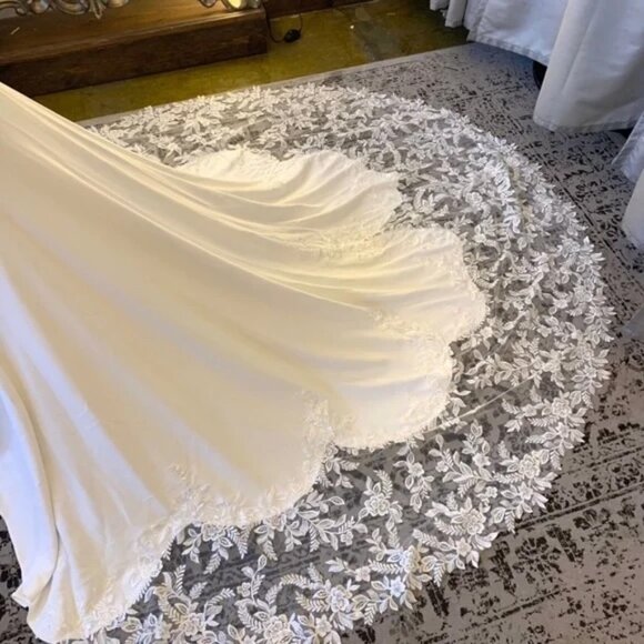 Ithaca by Ivory Willow BRAND NEW Wedding Dress, fit-and-flare floral lace bodice - Picture 6 of 11